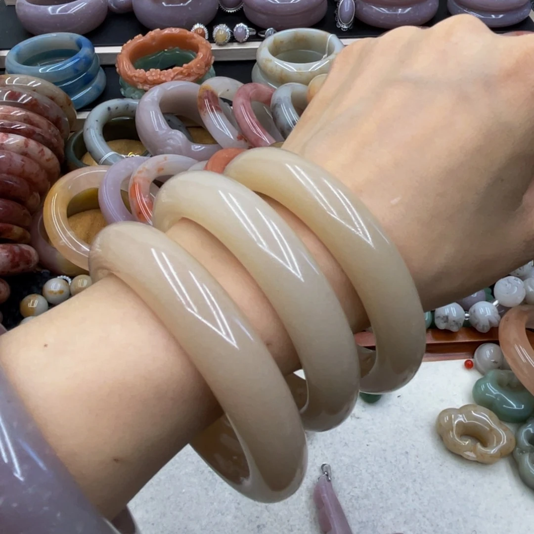 石英岩玉圈口齐全未镶嵌