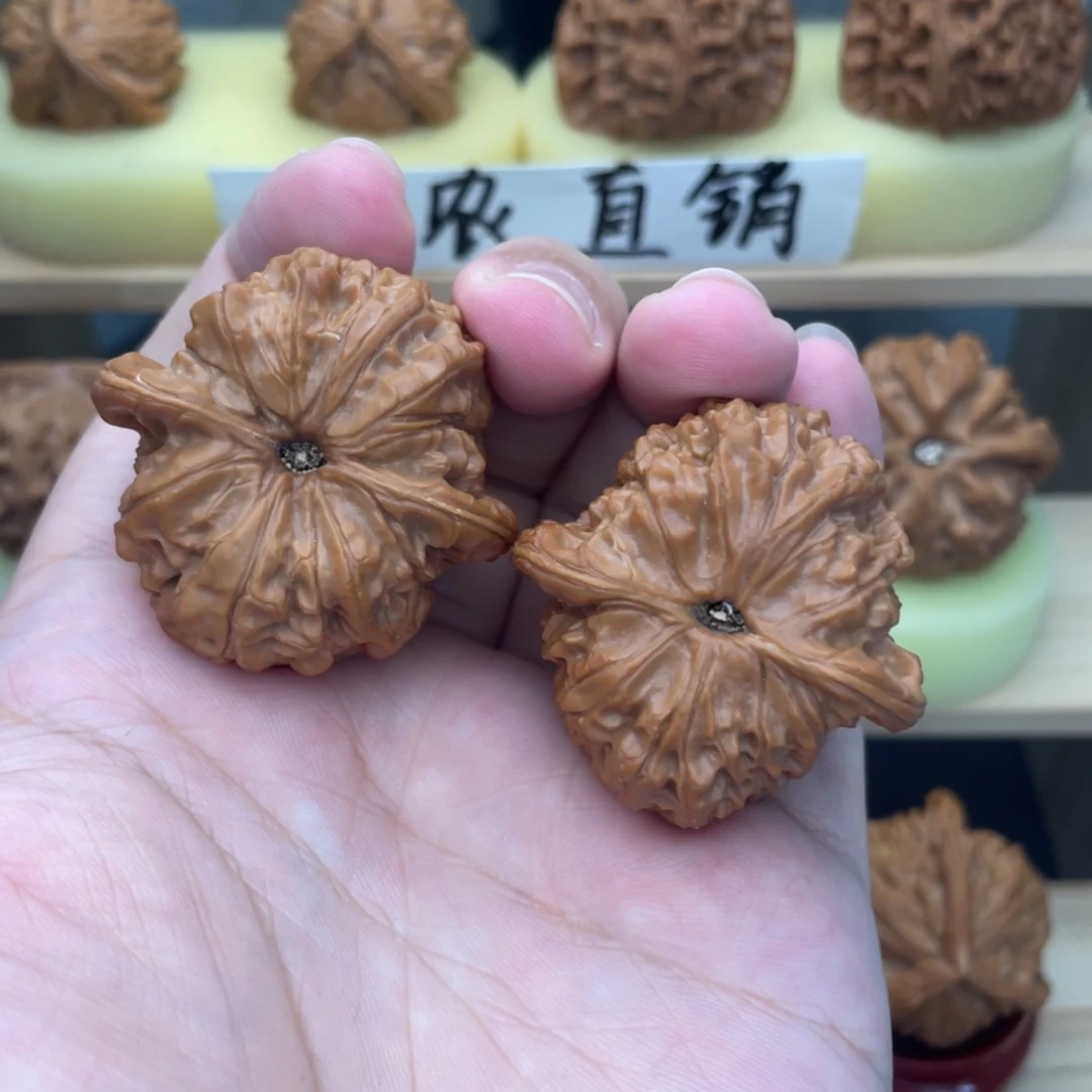 吊坠文玩核桃血麒麟40➕