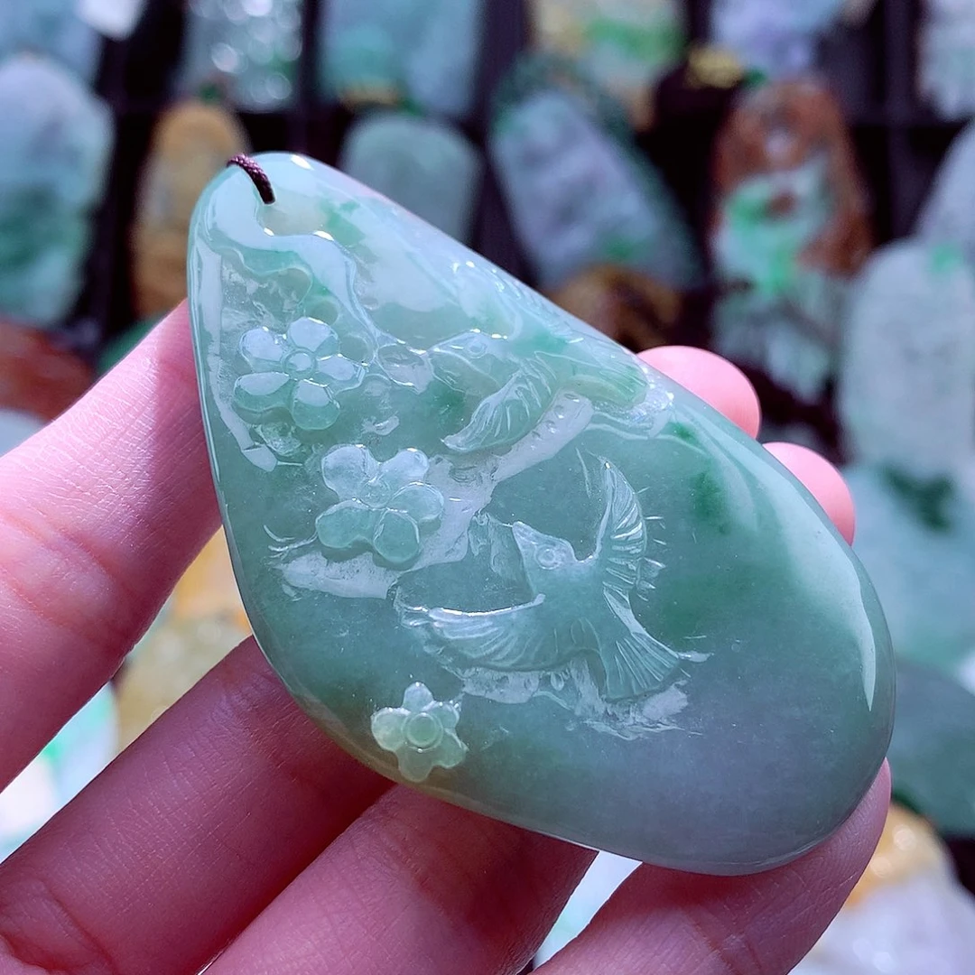 颈饰未镶嵌翡翠天然