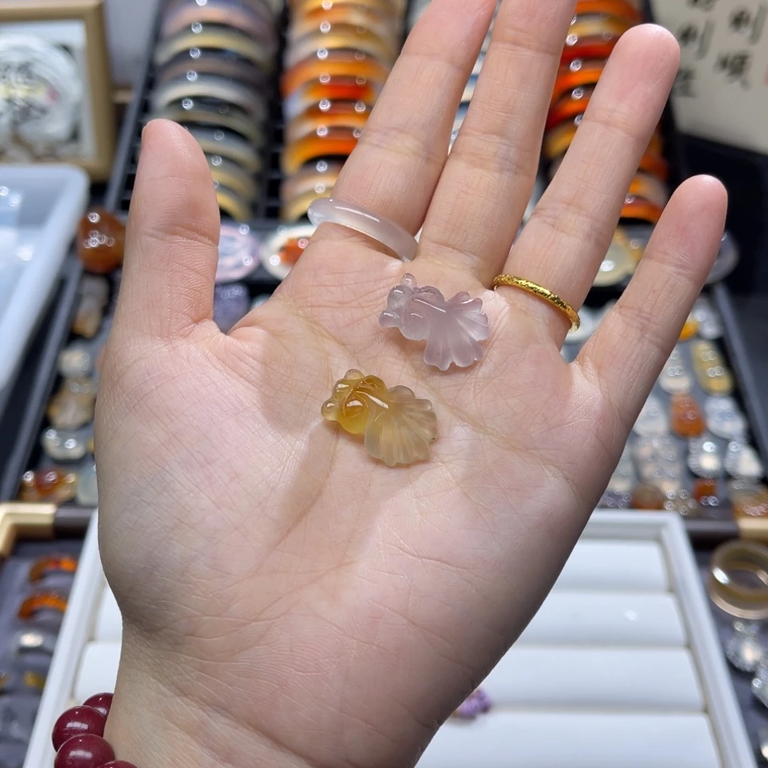 7***%玛瑙/玉髓未镶嵌颈饰