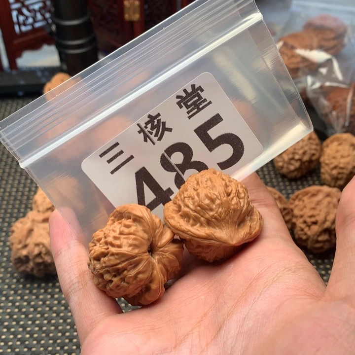 T***Q文玩核桃把件招财公子