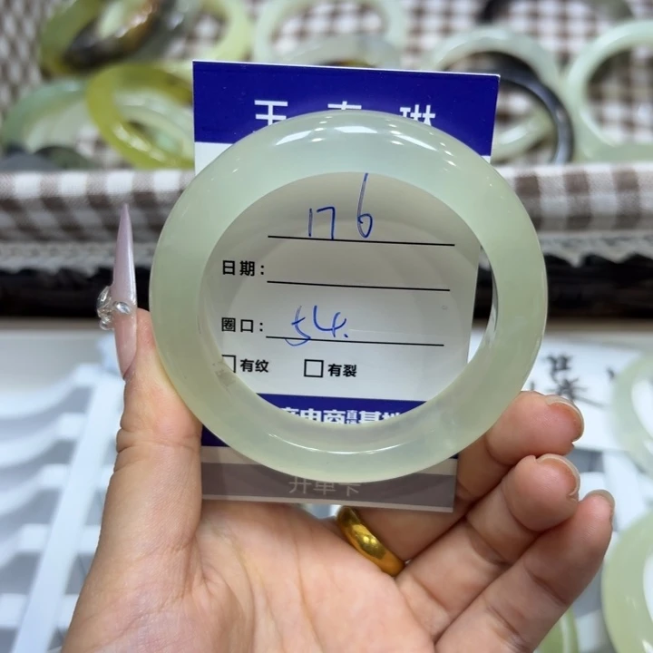 未镶嵌岫玉手镯天然