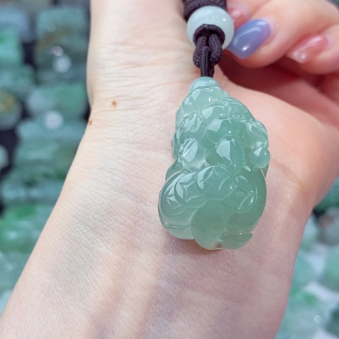 颈饰未镶嵌翡翠天然