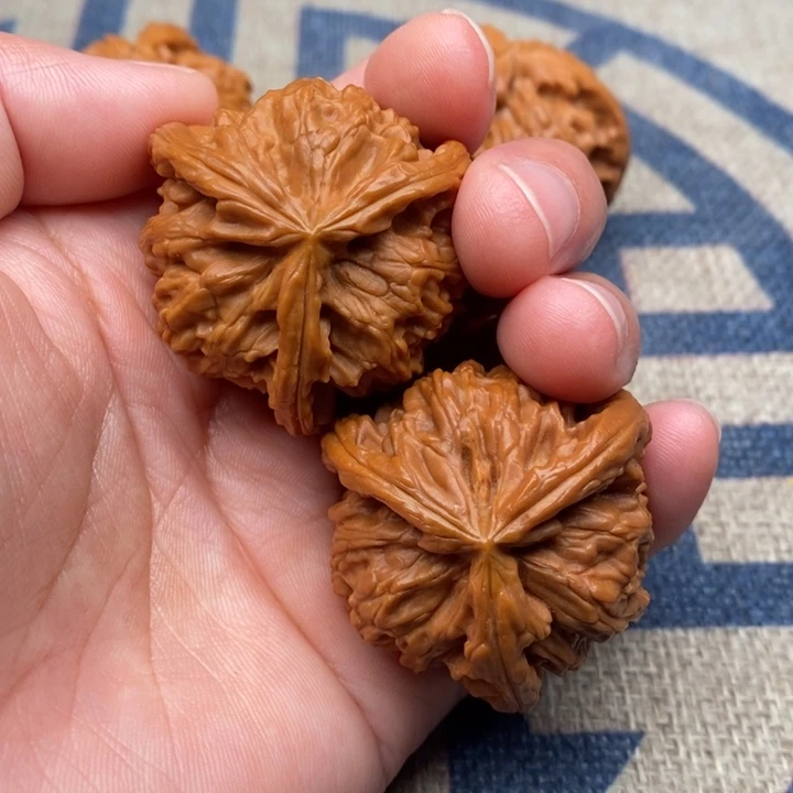 吊坠文玩核桃热**友三棱