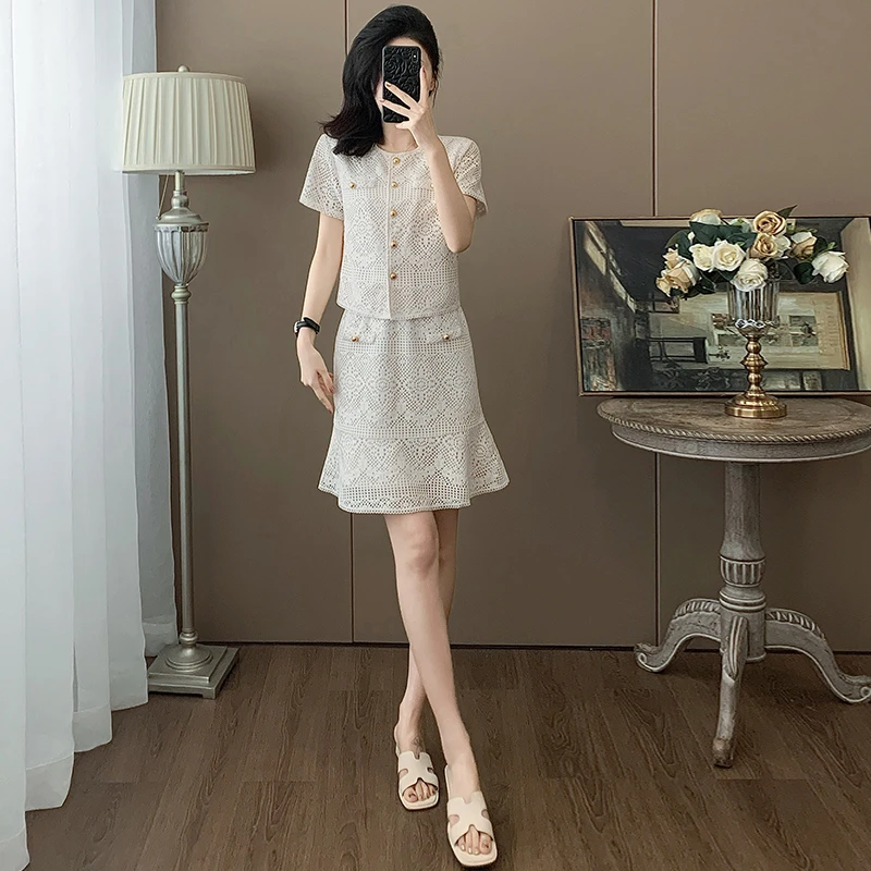 气质高端蕾丝时尚套裙女2025夏法式白色小香风短袖上衣短裙两件套