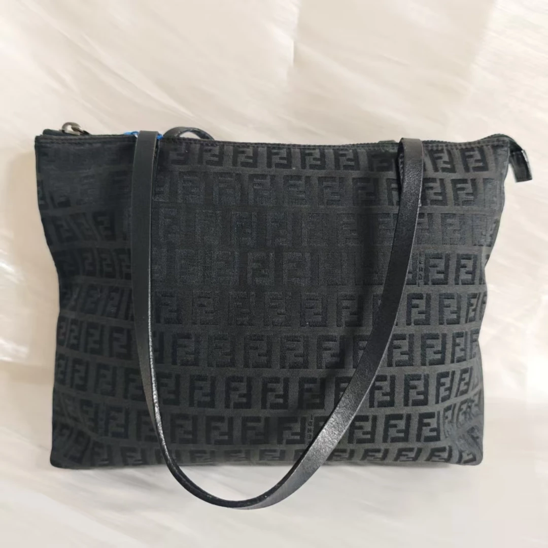 95新 FENDI/芬迪 芬迪时尚女士斜挎包4089 5649