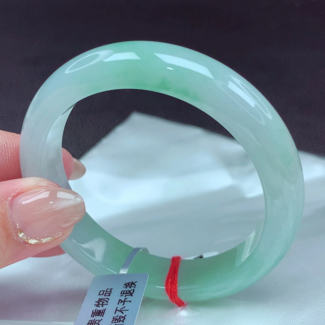 翡翠手镯未镶嵌手镯88