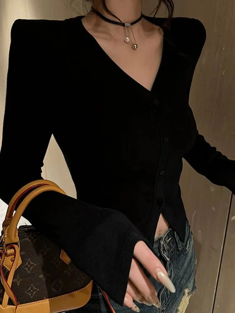 【肉总】简约洋气显瘦百搭设计感V领上衣