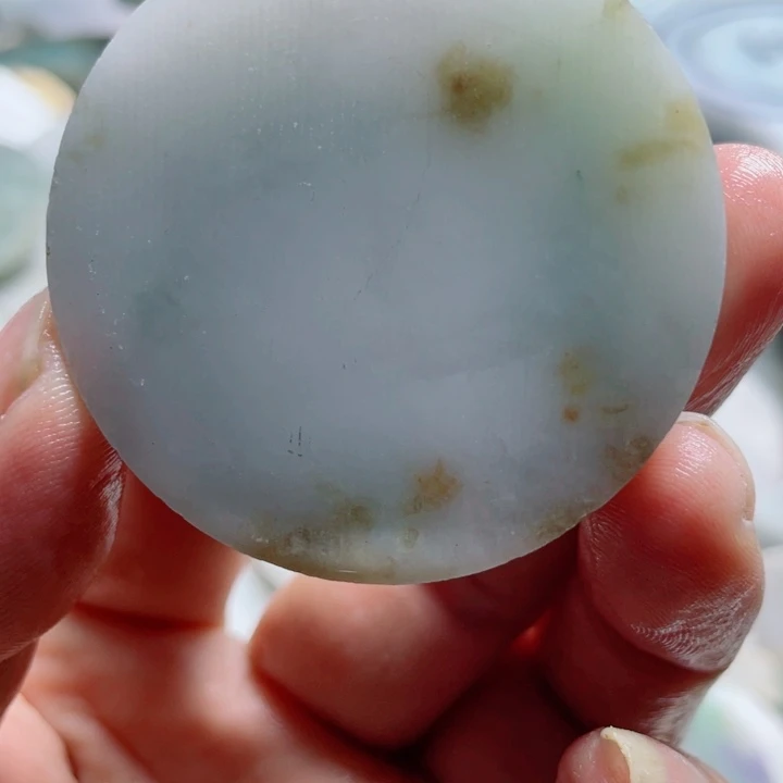 翡翠挂件未镶嵌翡翠