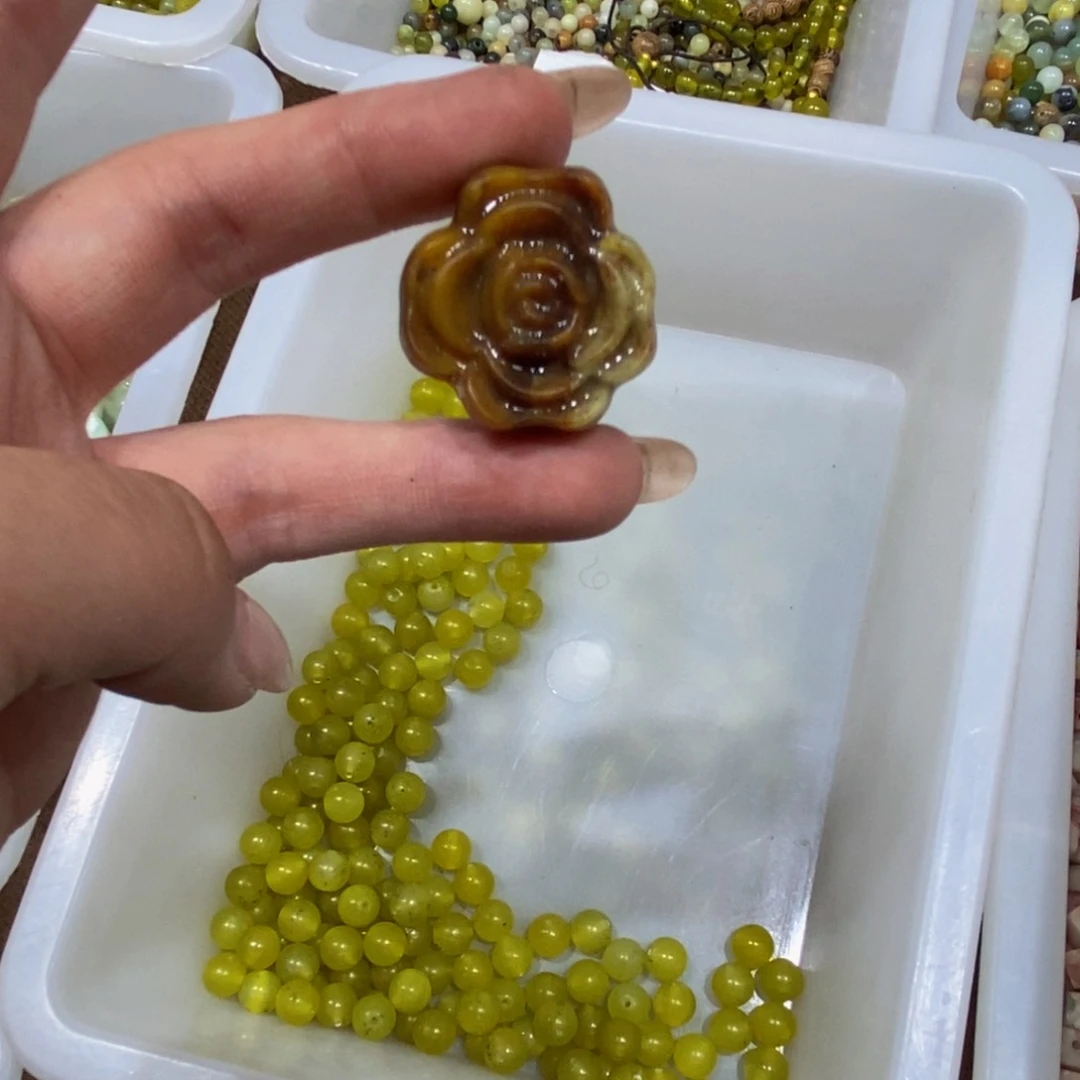 蛇纹石玉未镶嵌颈饰108