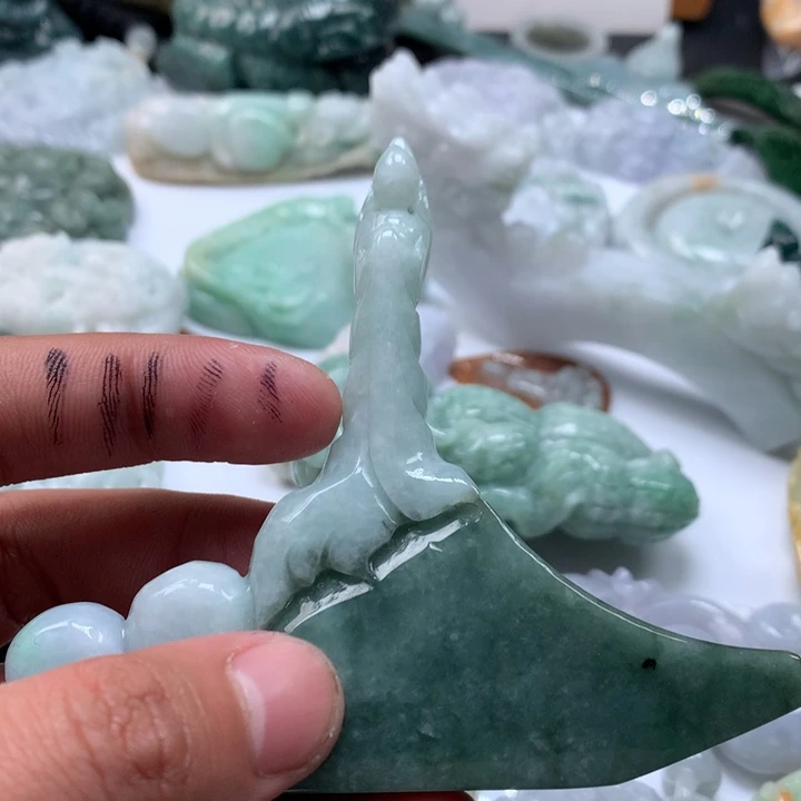 翡翠未镶嵌颈饰保真天然a货翡翠