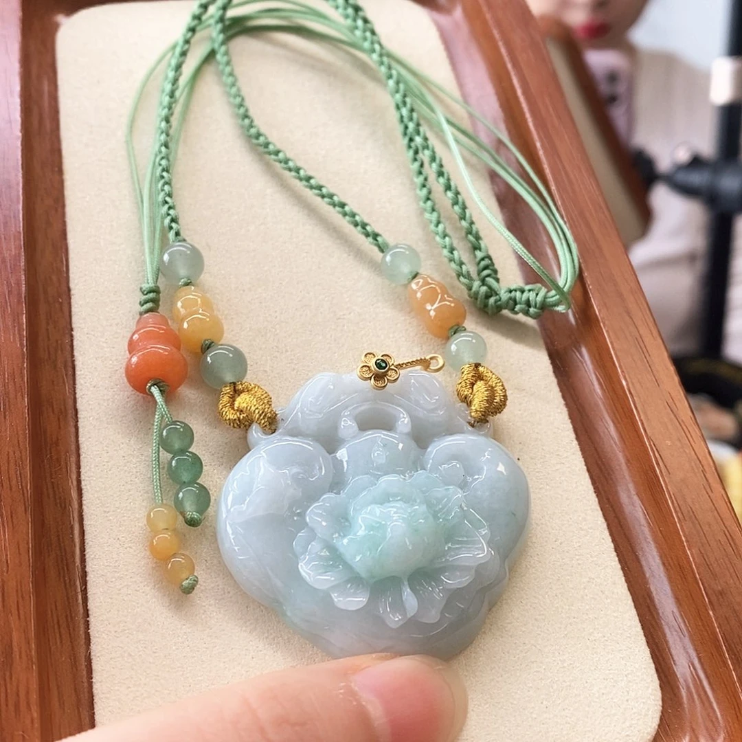 翡翠颈饰未镶嵌翡翠挂件