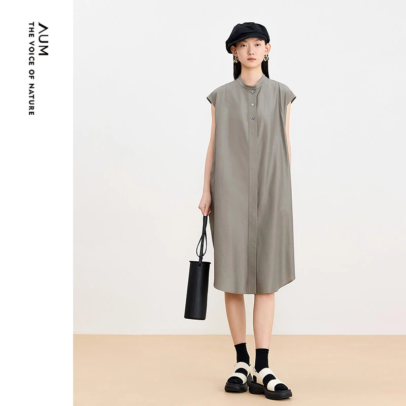AUM夏季时尚休闲百搭复古简约纯色无袖连衣裙M1EG24546