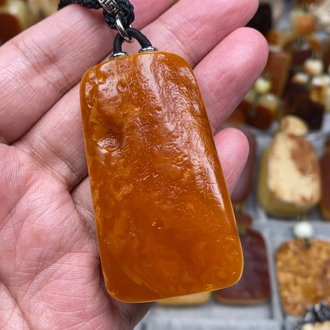 未镶嵌琥珀珠宝奇石