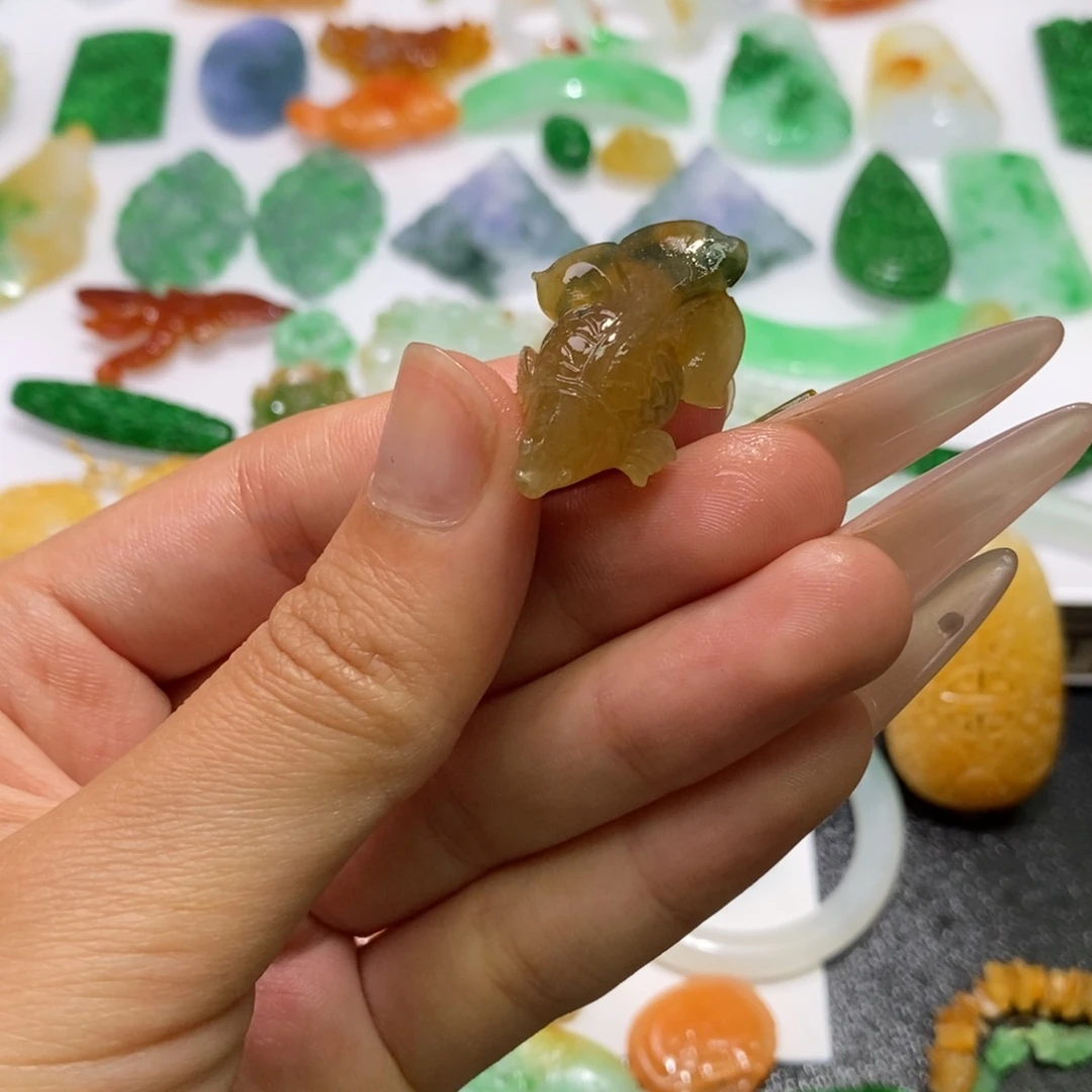 定制翡翠未镶嵌吊坠