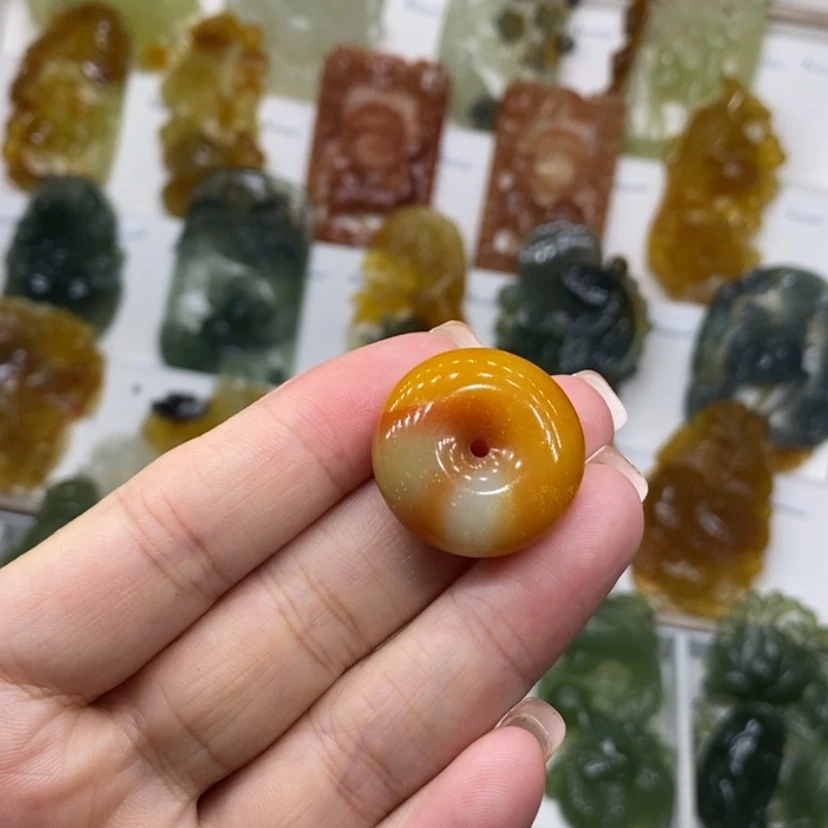 【闪购商品】蛇纹石玉未镶嵌颈饰