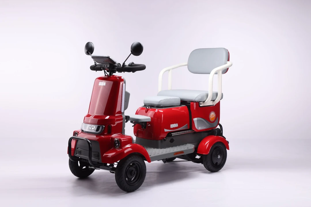 26款小四轮老年代步车蓝牙音响学生成人代步上班四轮电动车锂电池