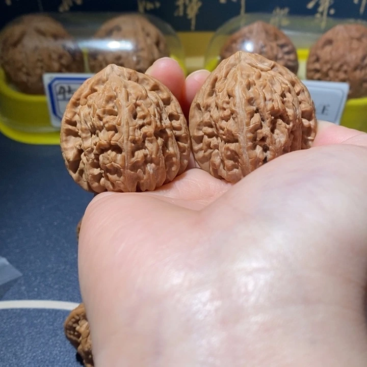 把件文玩核桃三角白