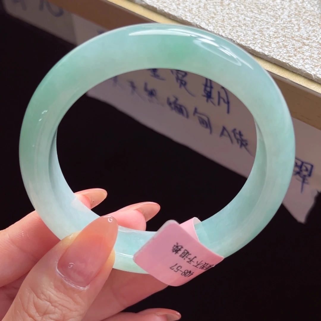 翡翠手镯未镶嵌手镯