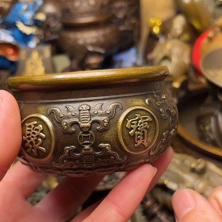 精美铜器批发档口