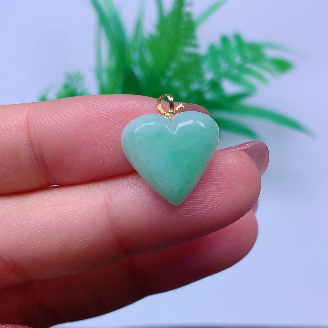 缅甸天然A货翡翠，果绿爱心 编号470/214尺寸18.5-16-5