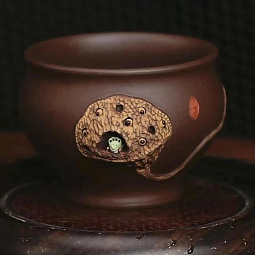 宜兴原矿紫砂 浮雕仿生设计 青蛙莲子主人杯
