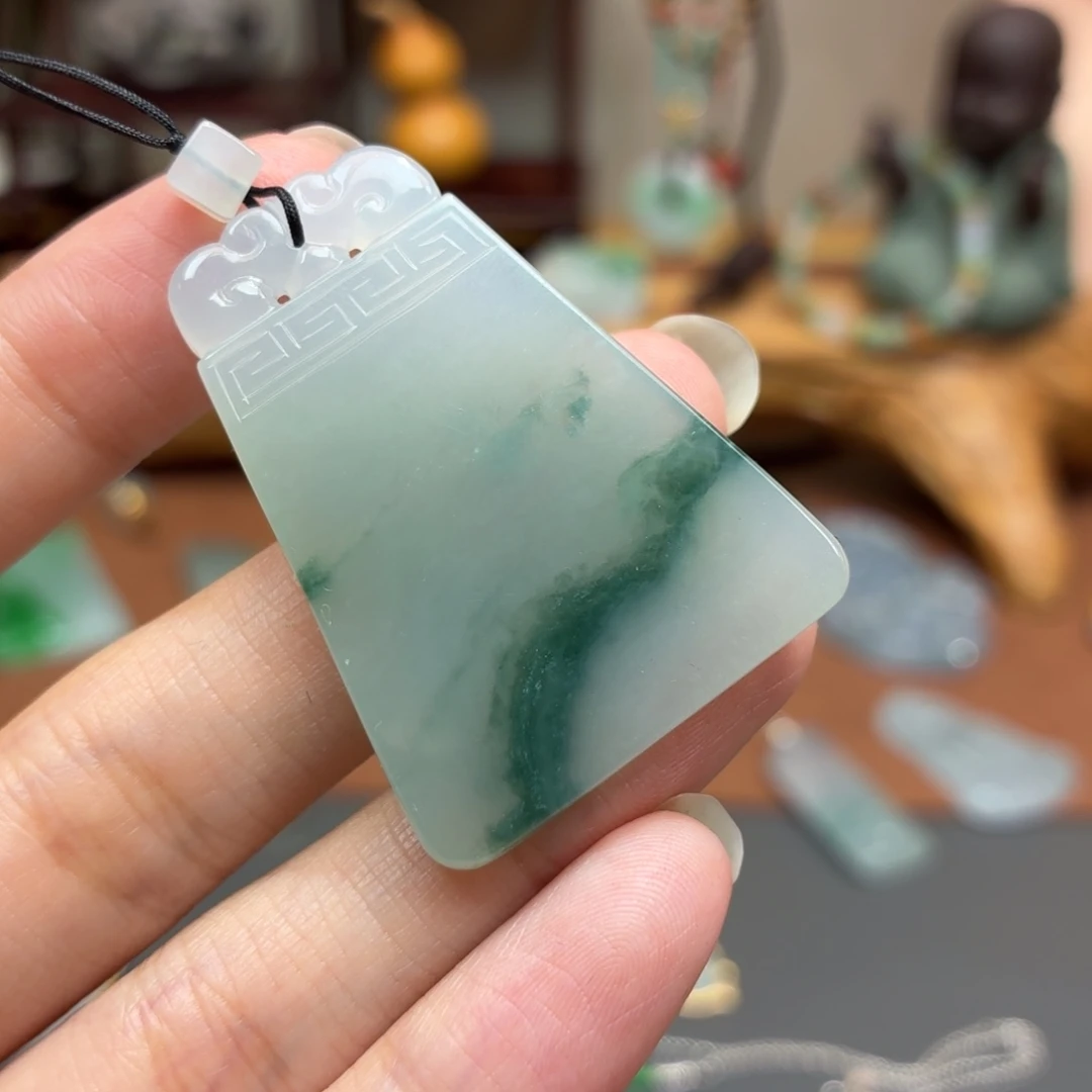 翡翠未镶嵌颈饰吊坠