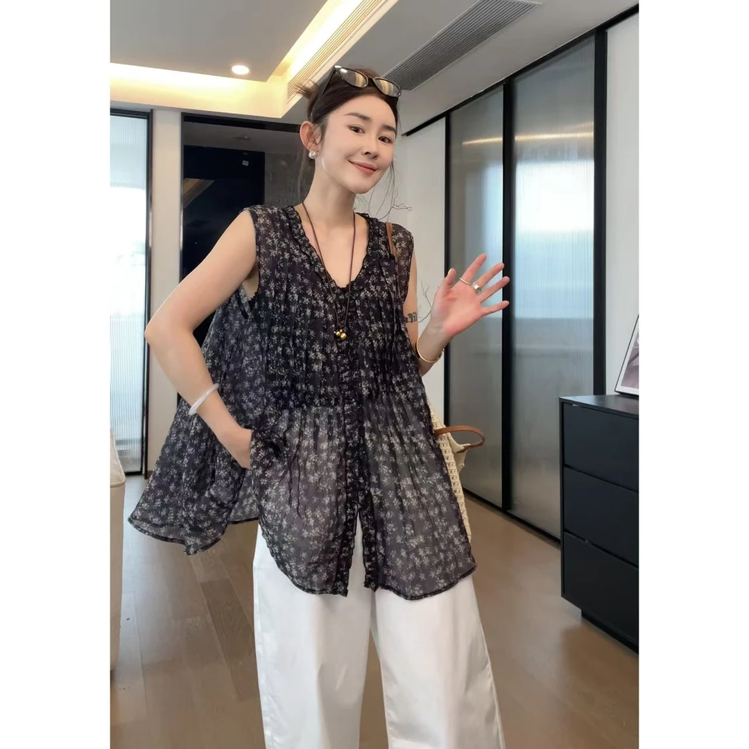 玖了个玖 2025夏款 极简百搭轻薄款碎花V领背心上衣 2505C2830