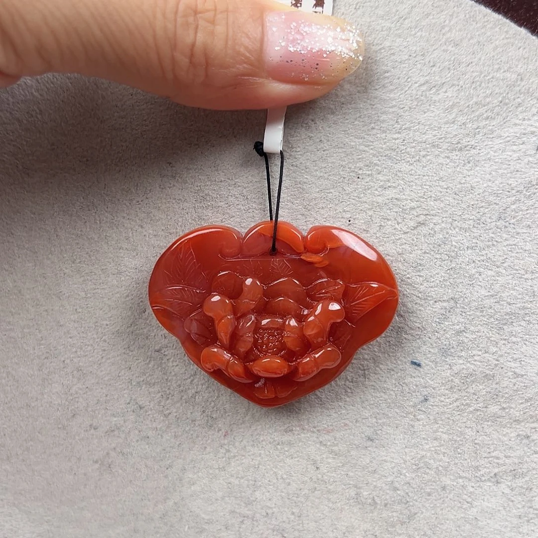 南红玛瑙吊坠未镶嵌