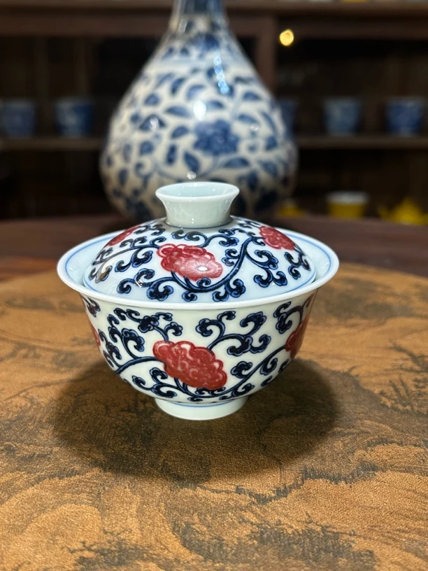 阳春白雪青花釉里红灵芝盖碗