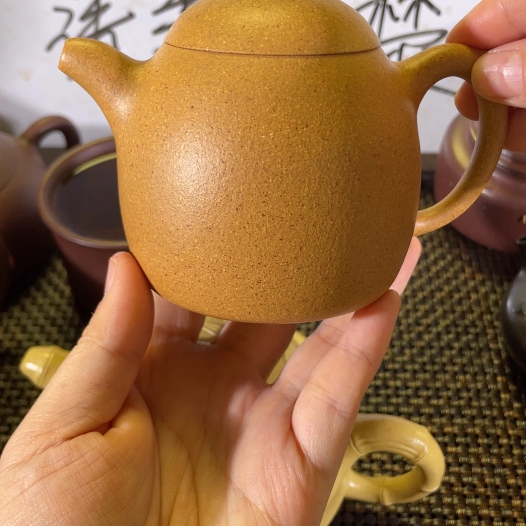 孤***鸦茶壶紫砂秦权黄金段