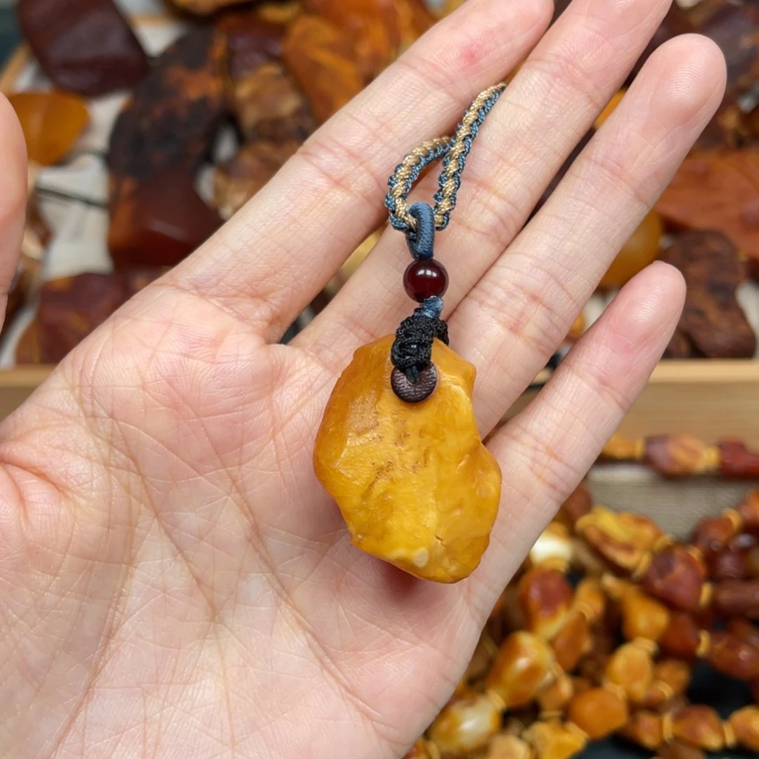 琥珀珠宝奇石未镶嵌