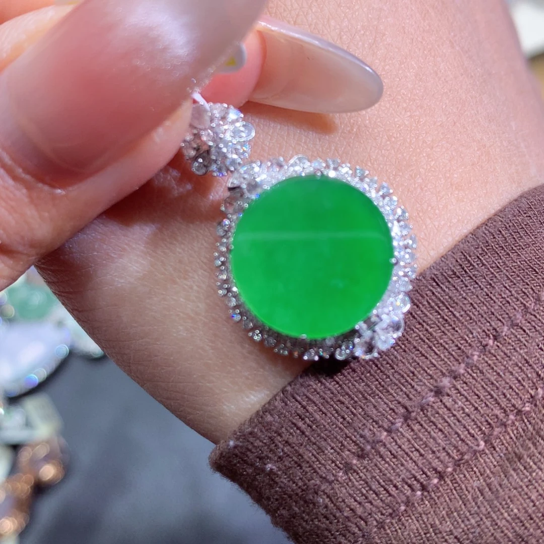 翡翠吊坠(赠链)18K金镶嵌