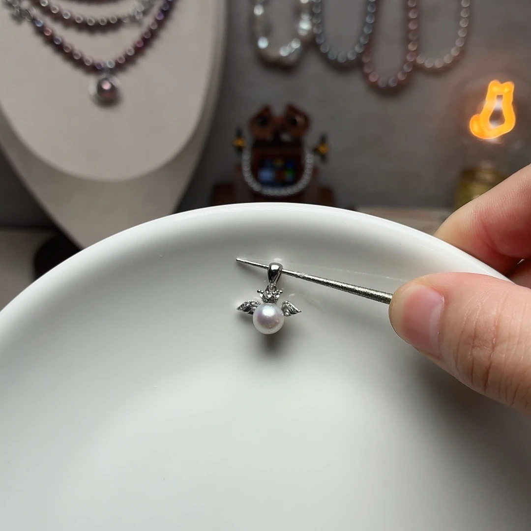 颈饰银S925镶嵌淡水珍珠卡 7-8 极光炫彩小天使吊坠 微瑕