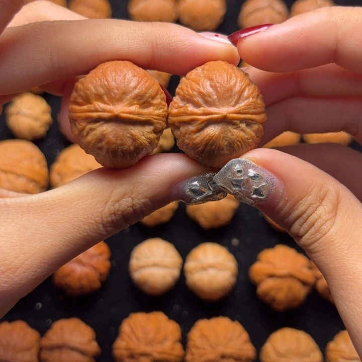 文玩核桃吊坠小元宝