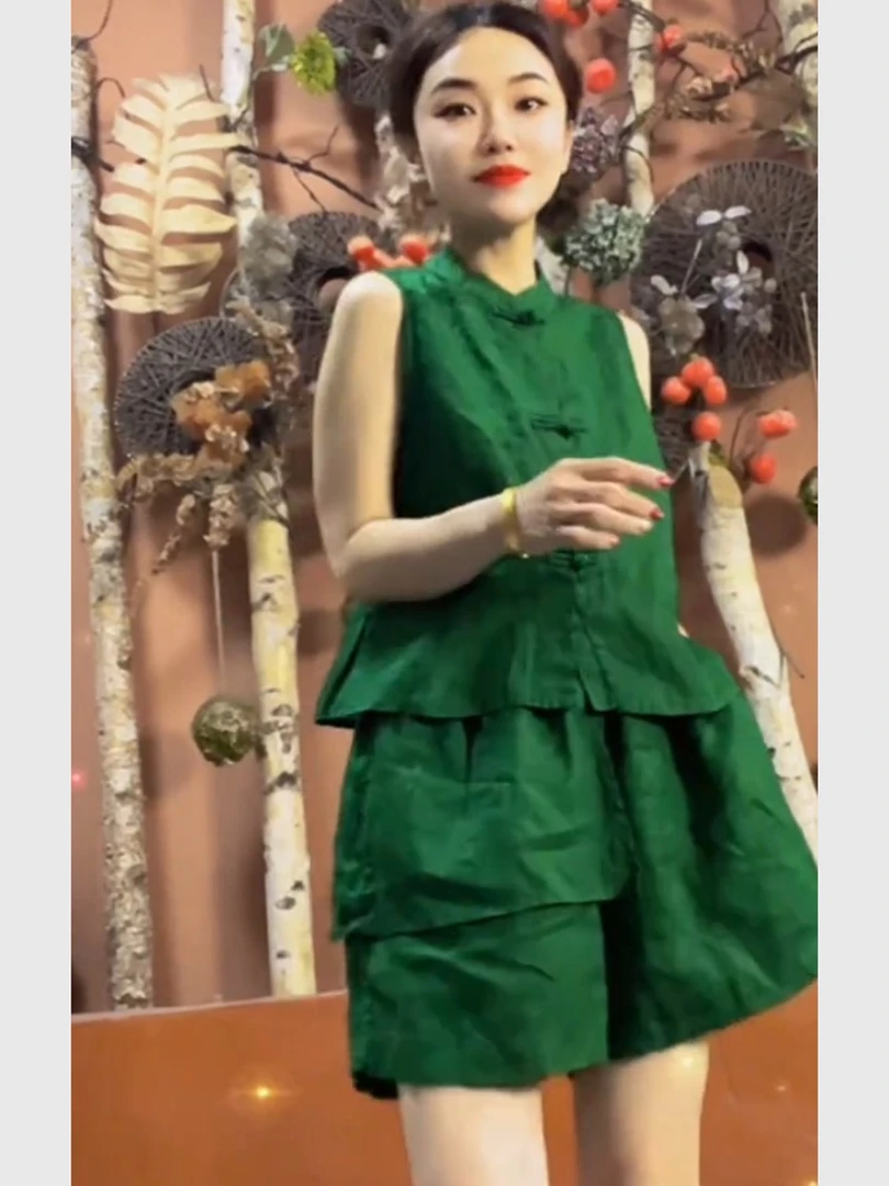 2025夏季爆款巨好看的宽松无袖绿色新中式穿搭显高显瘦一整套女装