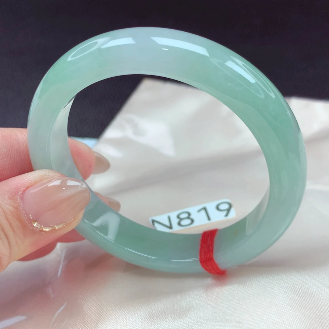 翡翠手镯未镶嵌手镯88