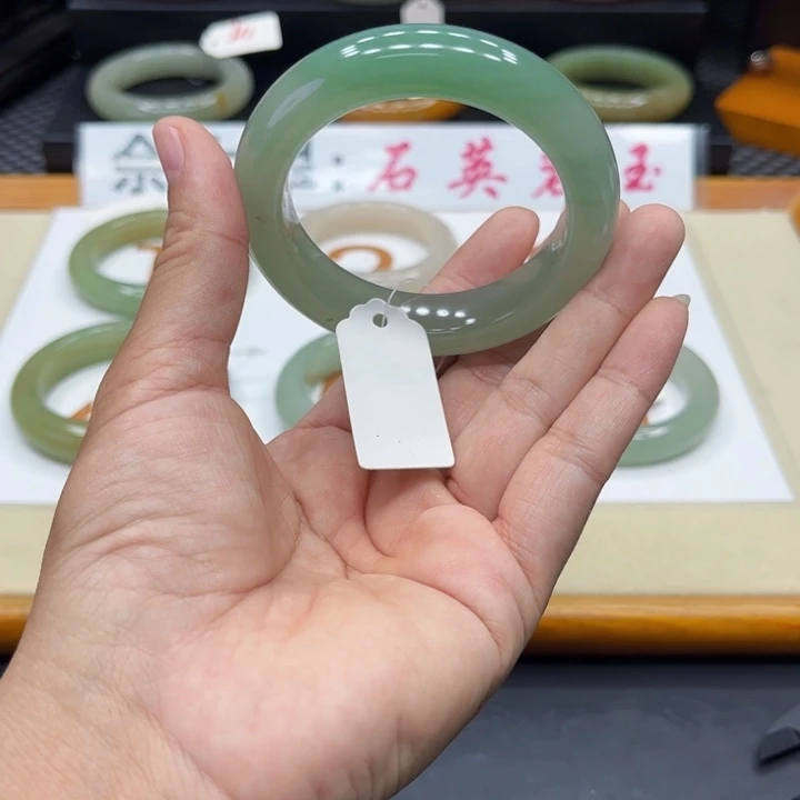 未镶嵌手镯石英质玉_****❀