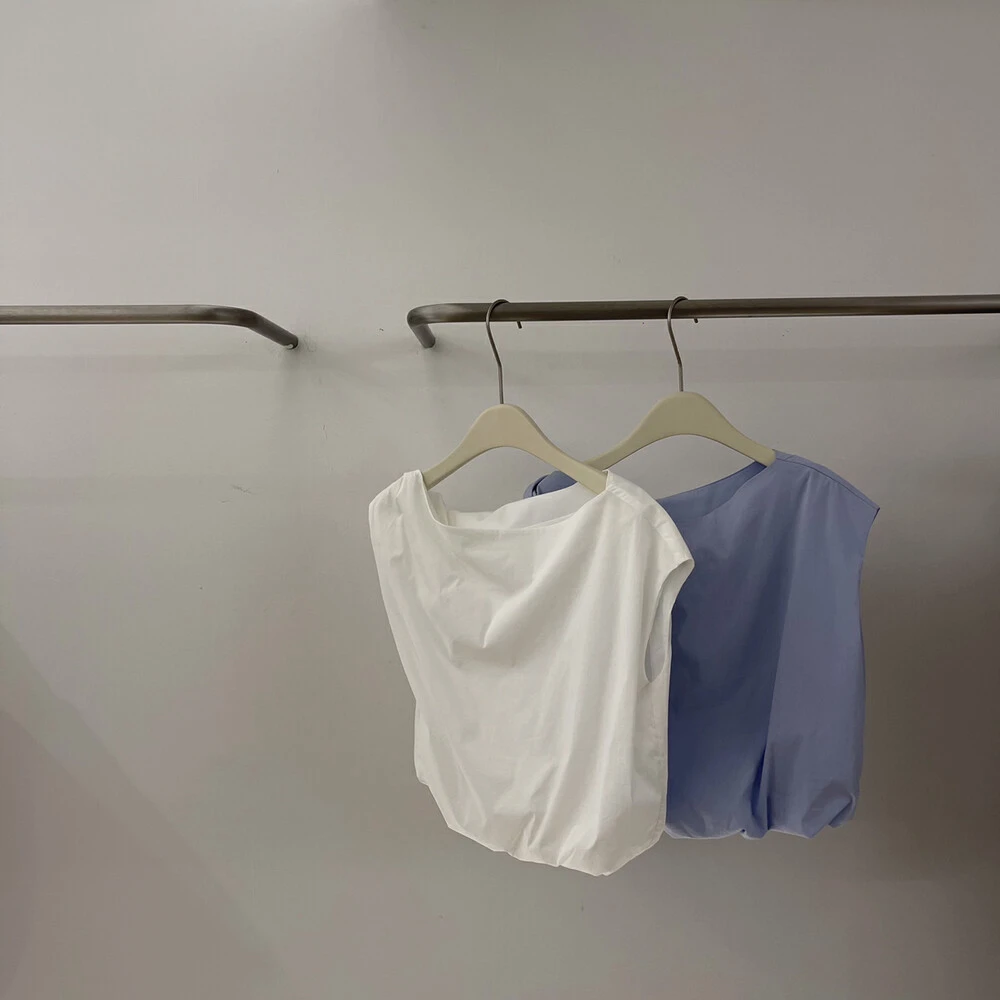 夏上新!【White Is Black】斜肩设计纯色上衣小衫