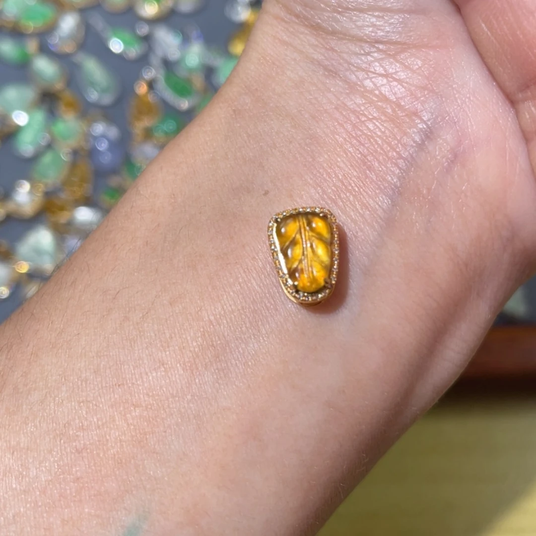 【闪购商品】颈饰18K金镶嵌翡翠翡翠