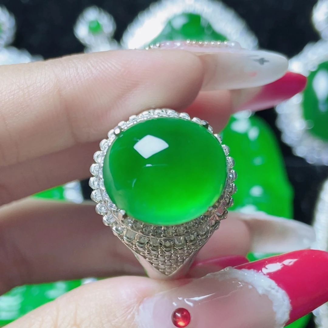 翡翠未镶嵌颈饰