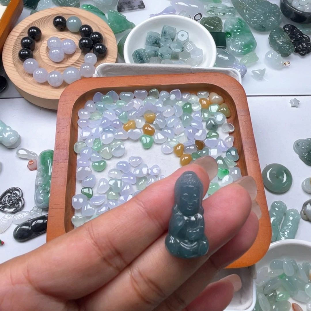 翡翠未镶嵌颈饰67785789