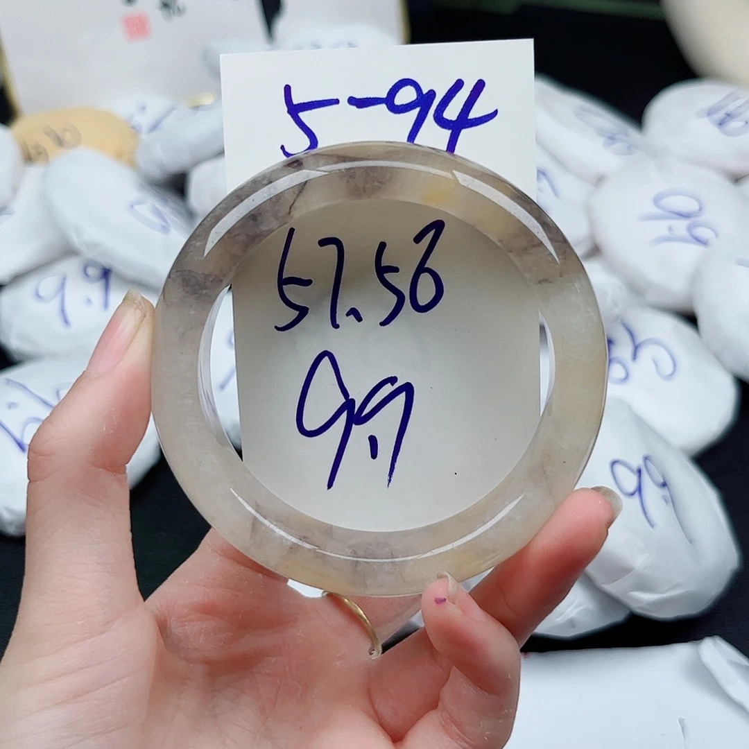 石英质玉未镶嵌手镯5.94