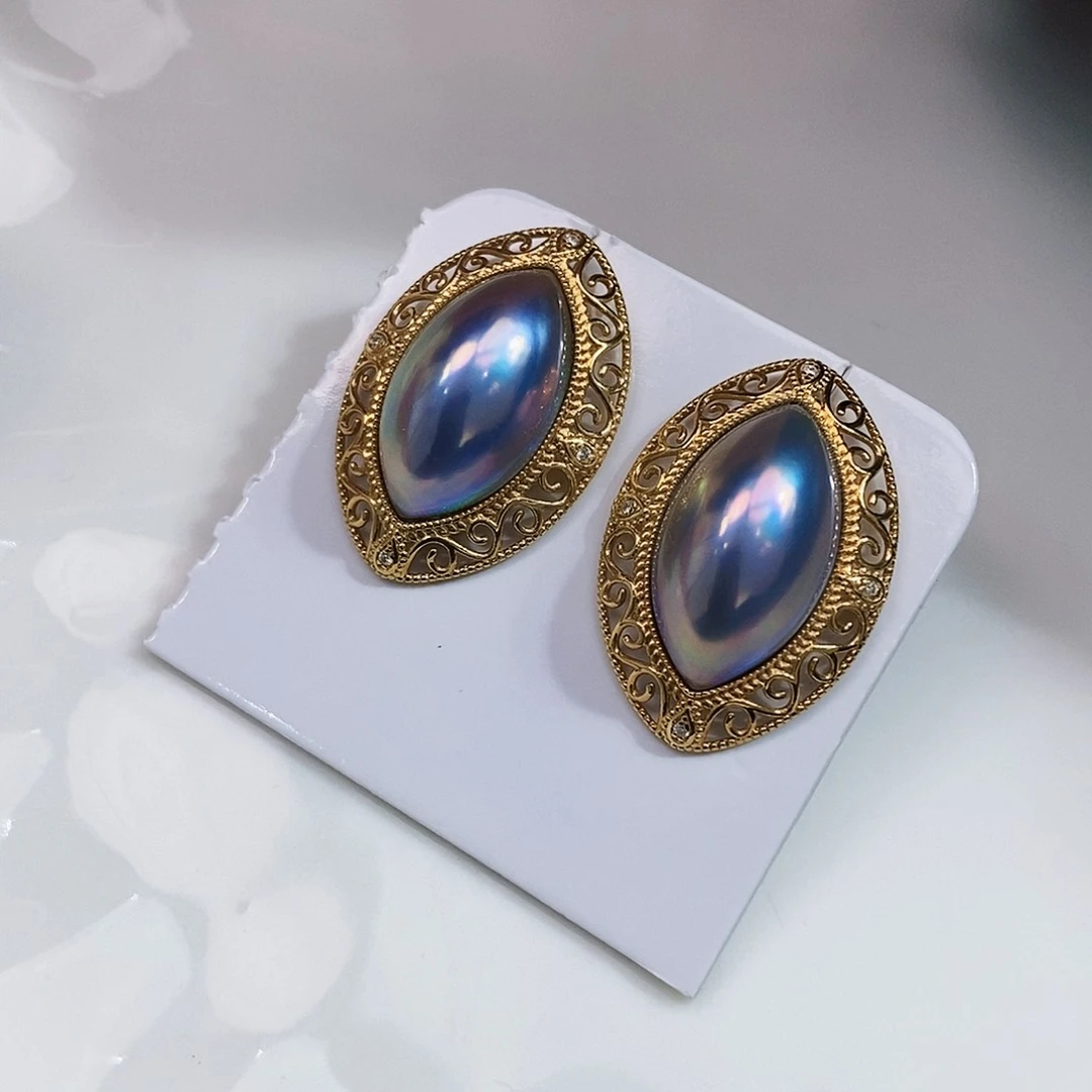 18K金镶嵌日本原单极光星空蓝马眼耳饰拼合珍珠（马贝珠）