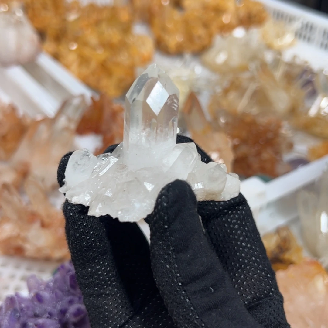 尤***甲未镶嵌珠宝半成品水晶