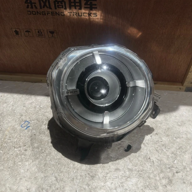 长城欧拉黑猫R1前大灯