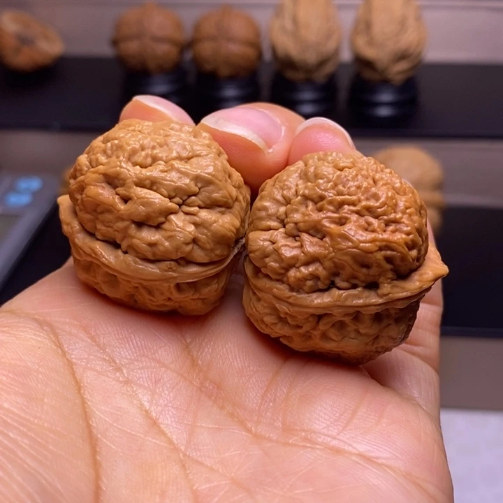 文玩核桃把件凤眼舍利20