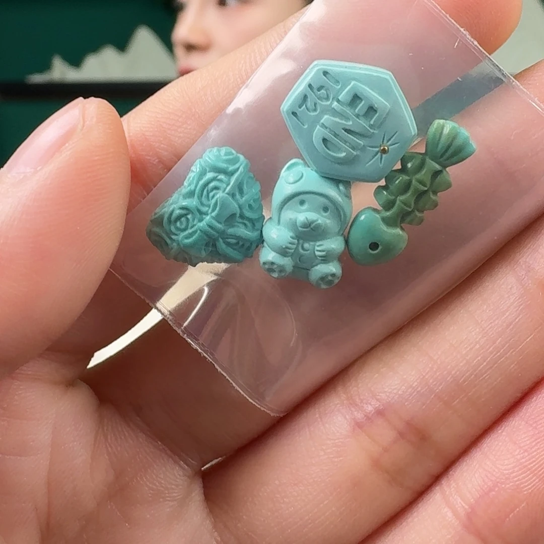 绿松石未镶嵌珠宝奇石