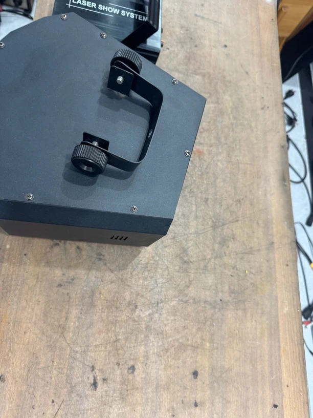 功放机，运费自理，不支持无理由退换货