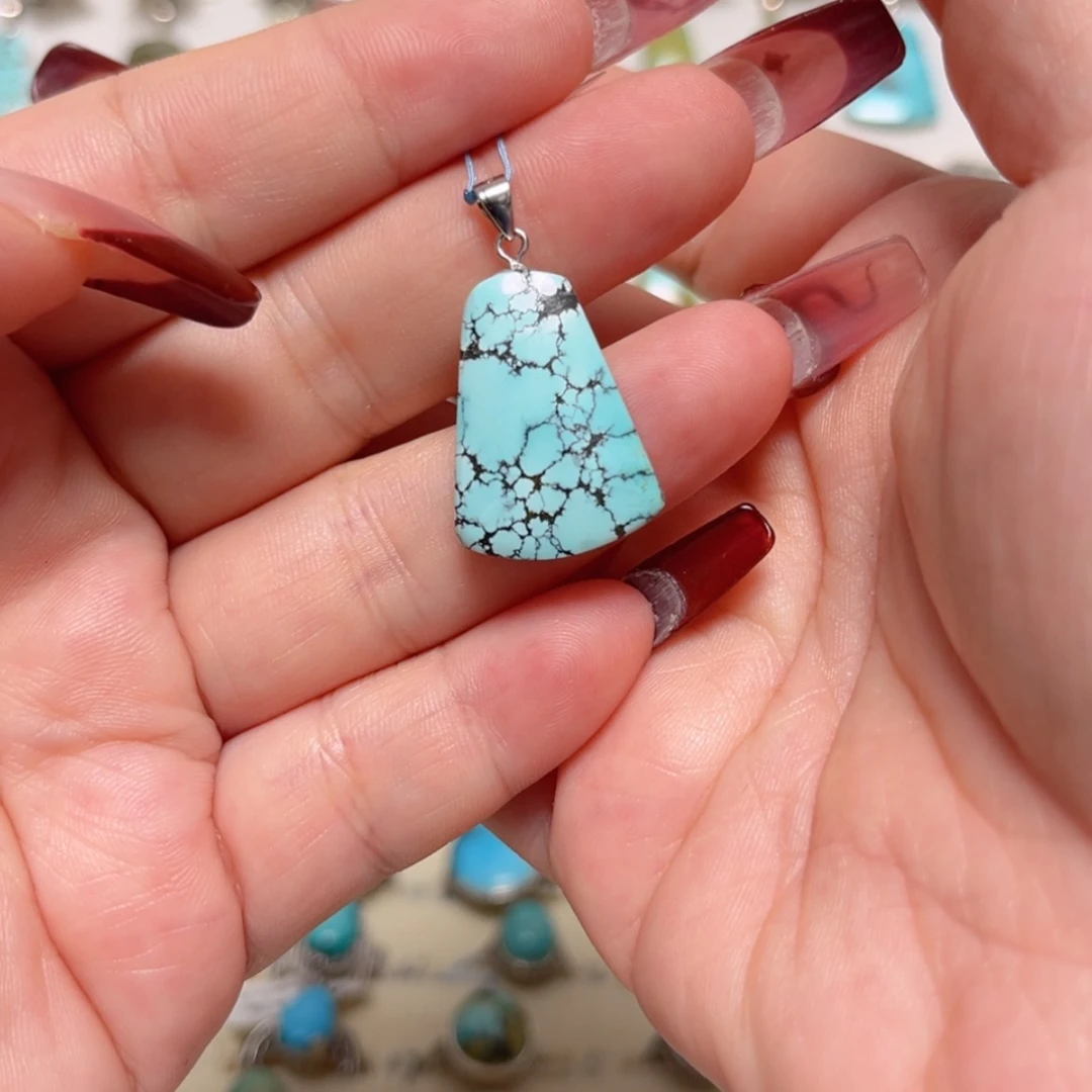 【闪购商品】未镶嵌绿松石珠宝奇石